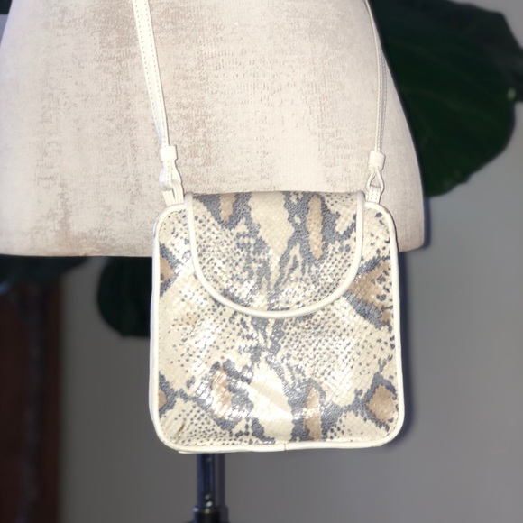 MEYERS USE VINTAGE FAUX REPTILE CROSSBODY BAG - Picture 2 of 5